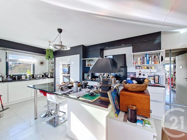 Appartement T5 à vendre - 5 pièces - 212.0 m2 - CLERMONT FERRAND - 63 - AUVERGNE - Century 21 Stéphane Roume Immobilier