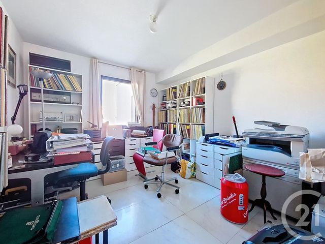 Appartement T5 à vendre - 5 pièces - 212.0 m2 - CLERMONT FERRAND - 63 - AUVERGNE - Century 21 Stéphane Roume Immobilier