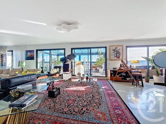 Appartement T5 à vendre - 5 pièces - 212.0 m2 - CLERMONT FERRAND - 63 - AUVERGNE - Century 21 Stéphane Roume Immobilier