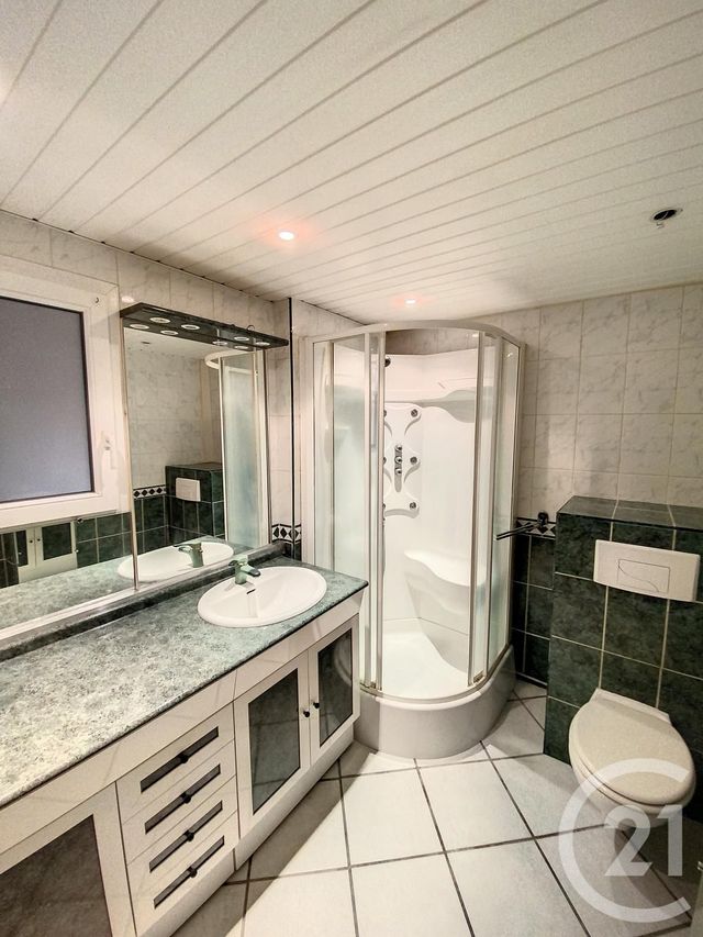 Appartement F2 à louer - 2 pièces - 50.7 m2 - CLERMONT FERRAND - 63 - AUVERGNE - Century 21 Stéphane Roume Immobilier