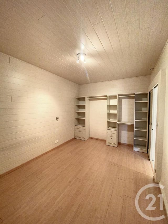 Appartement F2 à louer - 2 pièces - 50.7 m2 - CLERMONT FERRAND - 63 - AUVERGNE - Century 21 Stéphane Roume Immobilier