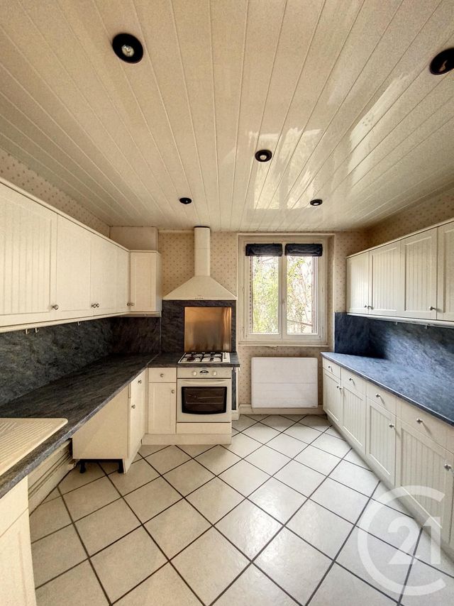 Appartement F2 à louer - 2 pièces - 50.7 m2 - CLERMONT FERRAND - 63 - AUVERGNE - Century 21 Stéphane Roume Immobilier