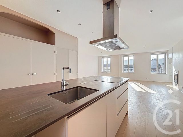 Appartement F5 à vendre - 5 pièces - 123.6 m2 - CLERMONT FERRAND - 63 - AUVERGNE - Century 21 Stéphane Roume Immobilier