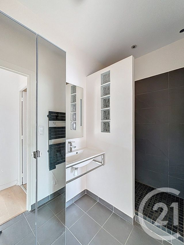 Appartement F5 à vendre - 5 pièces - 123.6 m2 - CLERMONT FERRAND - 63 - AUVERGNE - Century 21 Stéphane Roume Immobilier