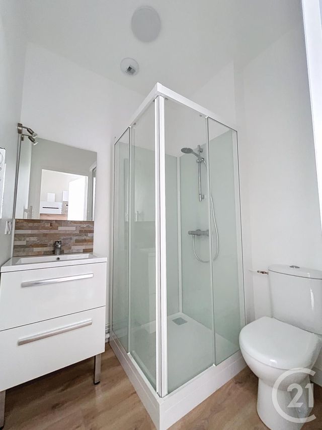 Appartement F1 à louer - 1 pièce - 16.91 m2 - CLERMONT FERRAND - 63 - AUVERGNE - Century 21 Stéphane Roume Immobilier