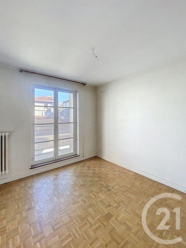 Appartement T4 à vendre - 4 pièces - 84.0 m2 - CLERMONT FERRAND - 63 - AUVERGNE - Century 21 Stéphane Roume Immobilier