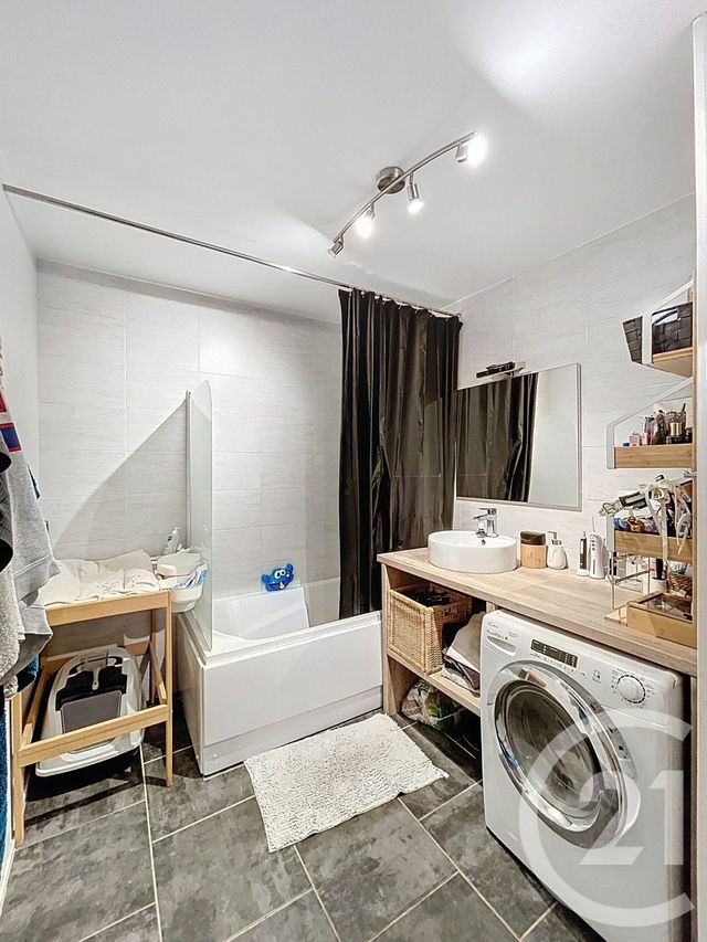 Appartement F4 à vendre - 4 pièces - 90.12 m2 - CLERMONT FERRAND - 63 - AUVERGNE - Century 21 Stéphane Roume Immobilier