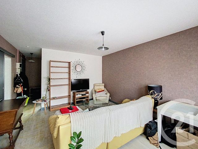 Appartement F2 à louer - 2 pièces - 54.1 m2 - CHAMALIERES - 63 - AUVERGNE - Century 21 Stéphane Roume Immobilier