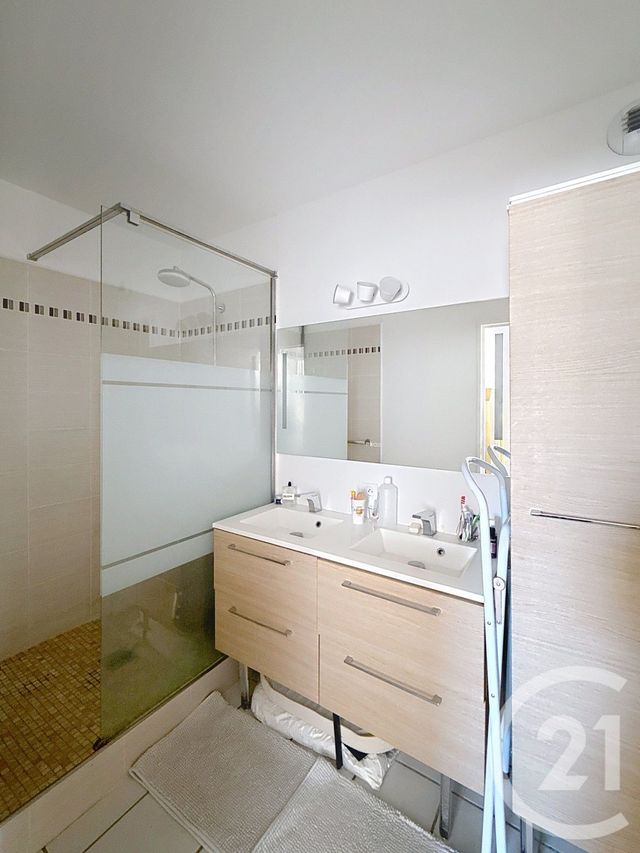 Appartement F3 à vendre - 3 pièces - 71.78 m2 - CLERMONT FERRAND - 63 - AUVERGNE - Century 21 Stéphane Roume Immobilier