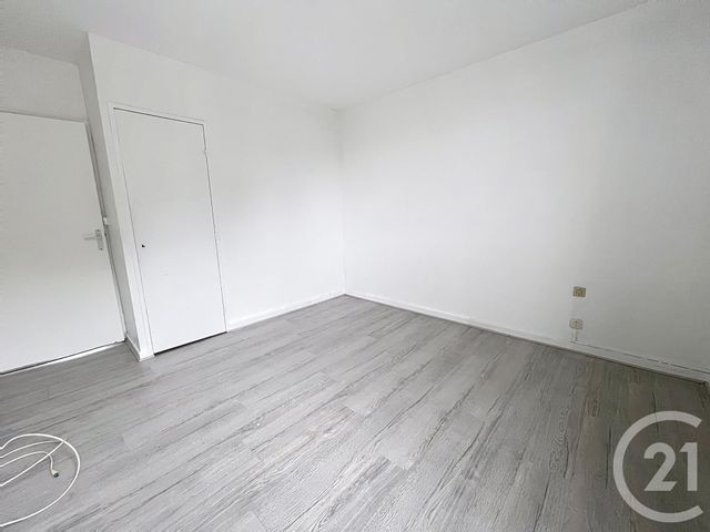 Appartement F3 à louer - 3 pièces - 65.88 m2 - CHAMALIERES - 63 - AUVERGNE - Century 21 Stéphane Roume Immobilier