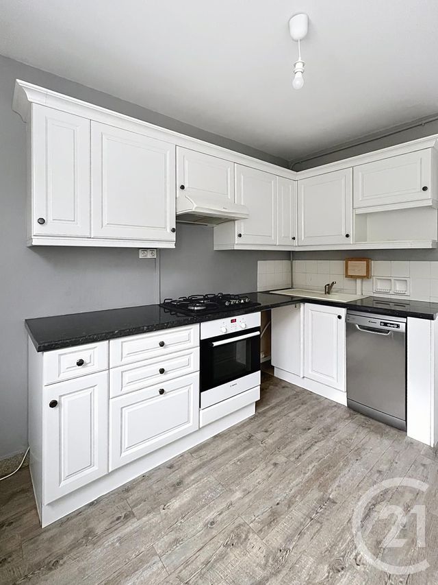 Appartement F3 à louer - 3 pièces - 65.88 m2 - CHAMALIERES - 63 - AUVERGNE - Century 21 Stéphane Roume Immobilier