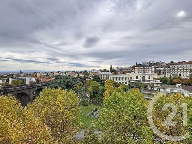 Appartement F3 à louer - 3 pièces - 65.88 m2 - CHAMALIERES - 63 - AUVERGNE - Century 21 Stéphane Roume Immobilier