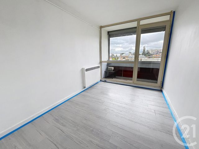 Appartement F3 à louer - 3 pièces - 65.88 m2 - CHAMALIERES - 63 - AUVERGNE - Century 21 Stéphane Roume Immobilier