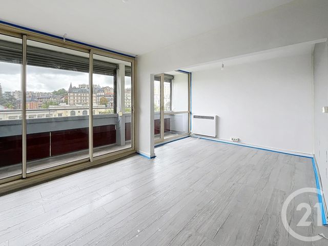 Appartement F3 à louer - 3 pièces - 65.88 m2 - CHAMALIERES - 63 - AUVERGNE - Century 21 Stéphane Roume Immobilier