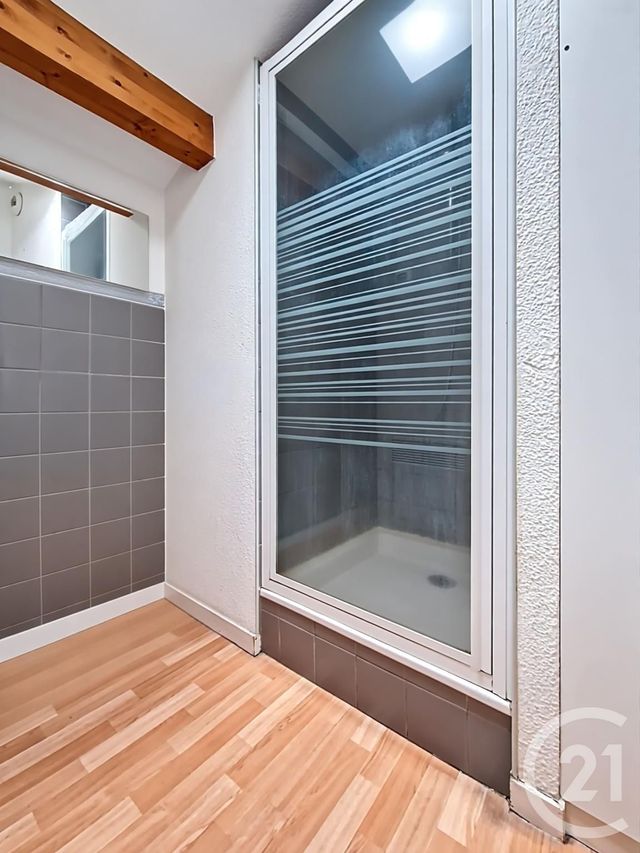 Appartement T3 à vendre - 3 pièces - 53.62 m2 - CLERMONT FERRAND - 63 - AUVERGNE - Century 21 Stéphane Roume Immobilier