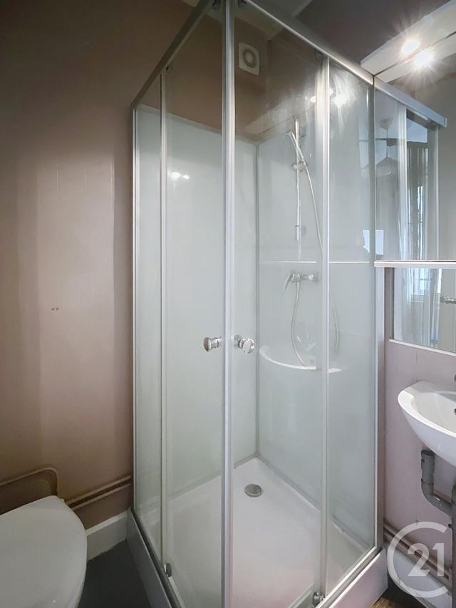 Appartement Studio à louer - 1 pièce - 12.48 m2 - CHAMALIERES - 63 - AUVERGNE - Century 21 Stéphane Roume Immobilier