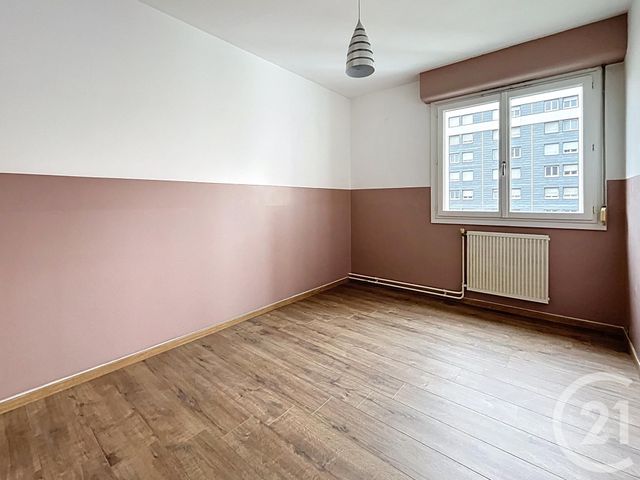 Appartement F4 à louer - 4 pièces - 81.0 m2 - CLERMONT FERRAND - 63 - AUVERGNE - Century 21 Stéphane Roume Immobilier