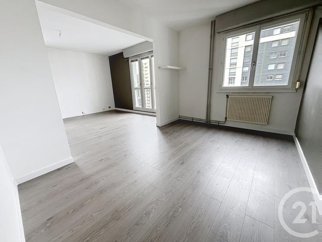 Appartement F4 à louer - 4 pièces - 81.0 m2 - CLERMONT FERRAND - 63 - AUVERGNE - Century 21 Stéphane Roume Immobilier