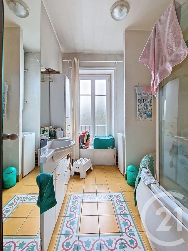 Appartement T3 à vendre - 3 pièces - 70.22 m2 - ROYAT - 63 - AUVERGNE - Century 21 Stéphane Roume Immobilier