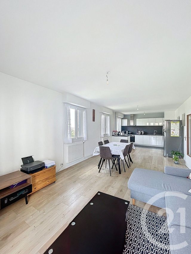 Appartement F5 à vendre - 5 pièces - 95.35 m2 - CLERMONT FERRAND - 63 - AUVERGNE - Century 21 Stéphane Roume Immobilier