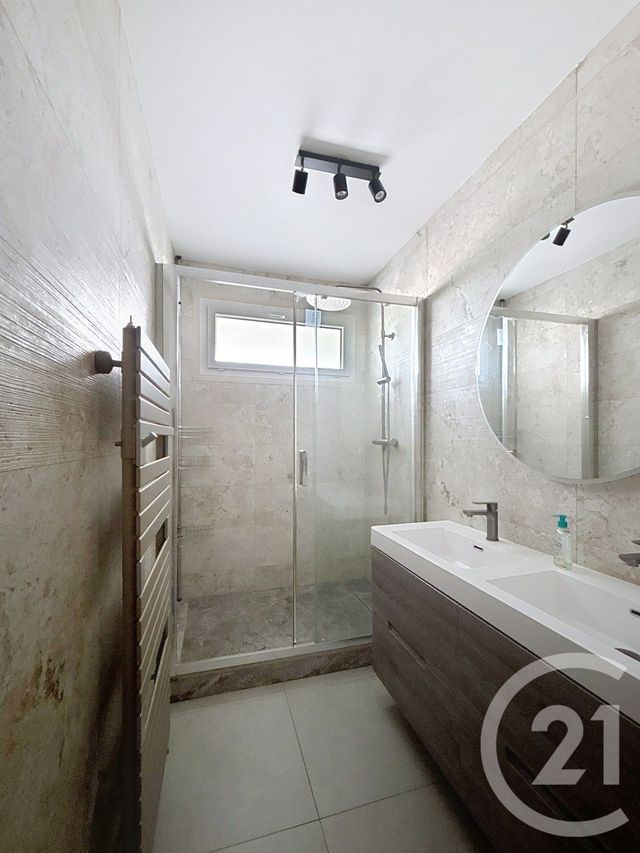 Appartement F5 à vendre - 5 pièces - 88.86 m2 - CLERMONT FERRAND - 63 - AUVERGNE - Century 21 Stéphane Roume Immobilier