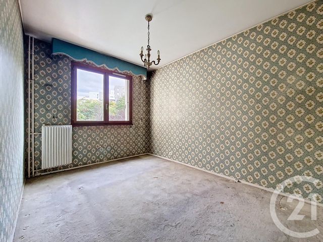 Appartement T5 à vendre - 5 pièces - 99.05 m2 - CLERMONT FERRAND - 63 - AUVERGNE - Century 21 Stéphane Roume Immobilier