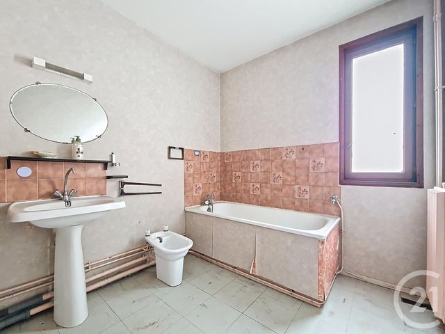 Appartement T5 à vendre - 5 pièces - 99.05 m2 - CLERMONT FERRAND - 63 - AUVERGNE - Century 21 Stéphane Roume Immobilier