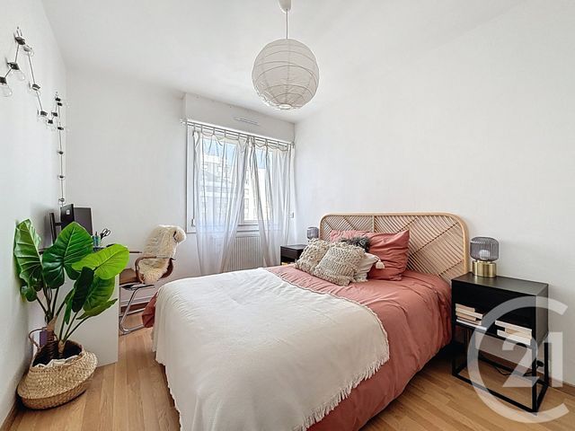 Appartement F2 à vendre - 2 pièces - 48.0 m2 - CLERMONT FERRAND - 63 - AUVERGNE - Century 21 Stéphane Roume Immobilier