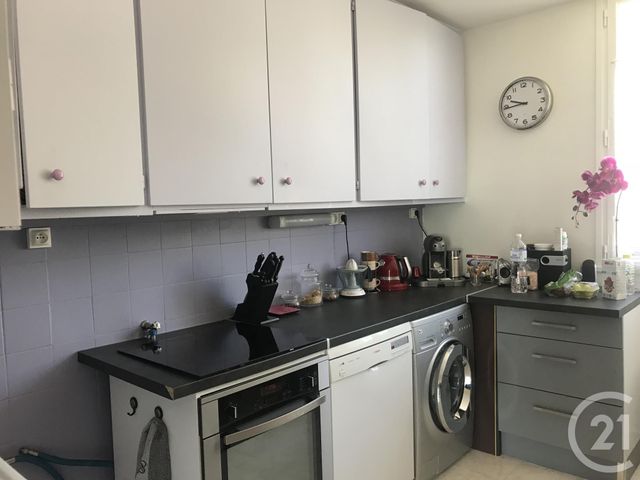 Appartement F3 à louer - 3 pièces - 56.92 m2 - CHAMALIERES - 63 - AUVERGNE - Century 21 Stéphane Roume Immobilier