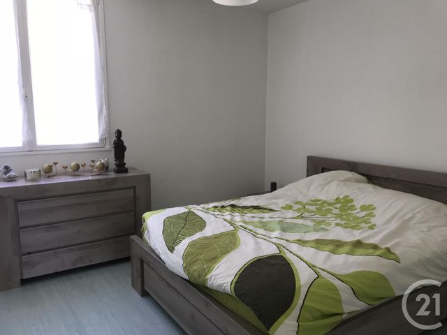 Appartement F3 à louer - 3 pièces - 56.92 m2 - CHAMALIERES - 63 - AUVERGNE - Century 21 Stéphane Roume Immobilier