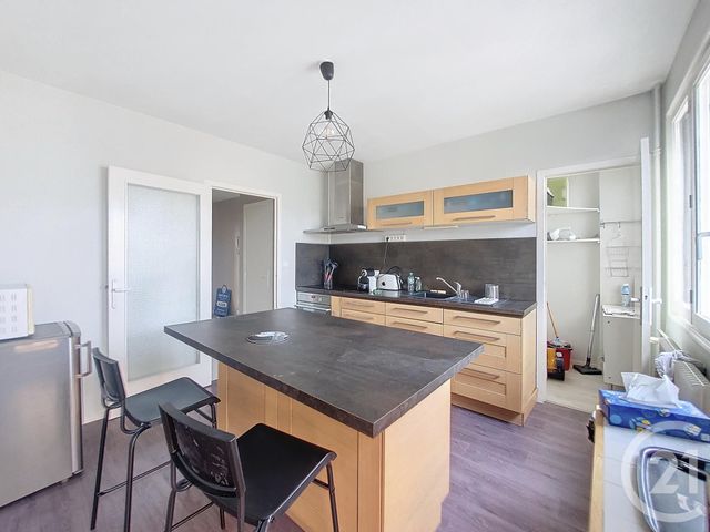 Appartement F2 à louer - 2 pièces - 51.78 m2 - CLERMONT FERRAND - 63 - AUVERGNE - Century 21 Stéphane Roume Immobilier
