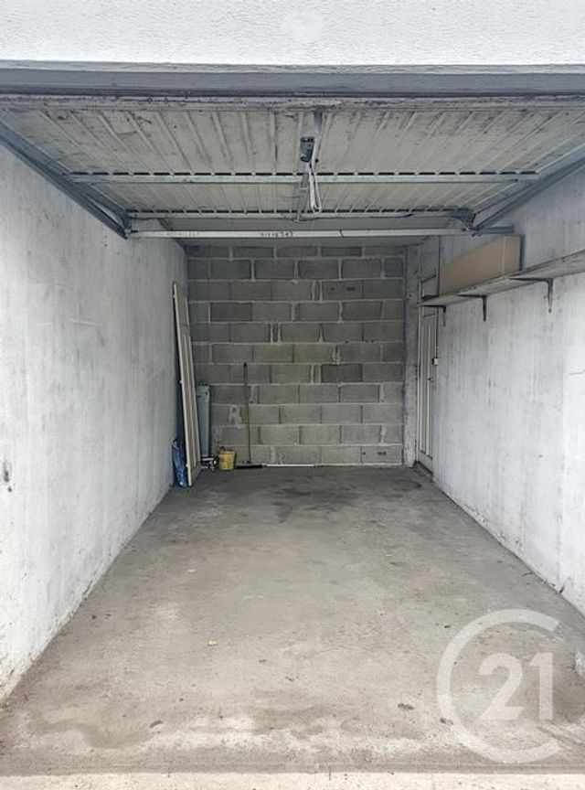 parking à louer - 10.0 m2 - CLERMONT FERRAND - 63 - AUVERGNE - Century 21 Stéphane Roume Immobilier