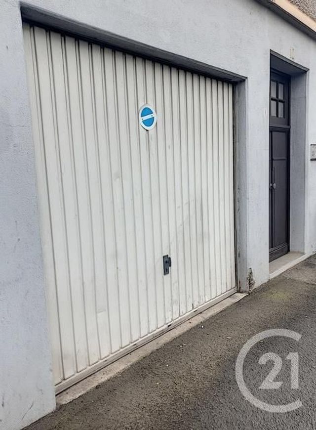 parking à louer - 10.0 m2 - CLERMONT FERRAND - 63 - AUVERGNE - Century 21 Stéphane Roume Immobilier