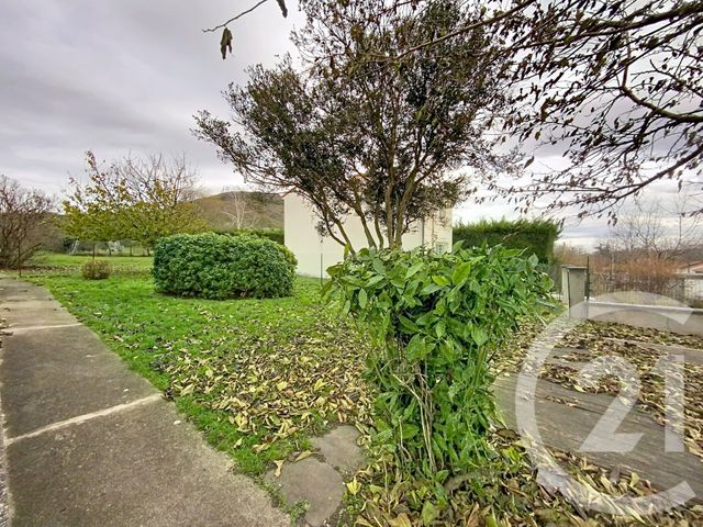 Appartement F2 à louer - 2 pièces - 56.16 m2 - CLERMONT FERRAND - 63 - AUVERGNE - Century 21 Stéphane Roume Immobilier