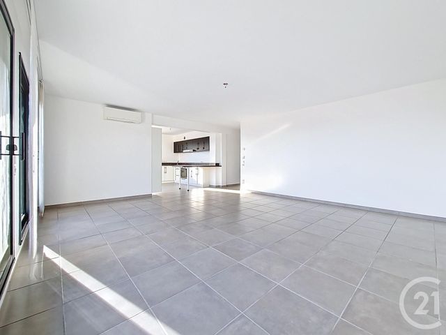 Appartement T5 à vendre - 5 pièces - 106.35 m2 - CLERMONT FERRAND - 63 - AUVERGNE - Century 21 Stéphane Roume Immobilier