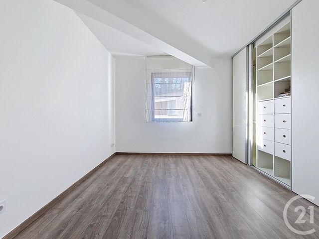 Appartement T5 à vendre - 5 pièces - 106.35 m2 - CLERMONT FERRAND - 63 - AUVERGNE - Century 21 Stéphane Roume Immobilier