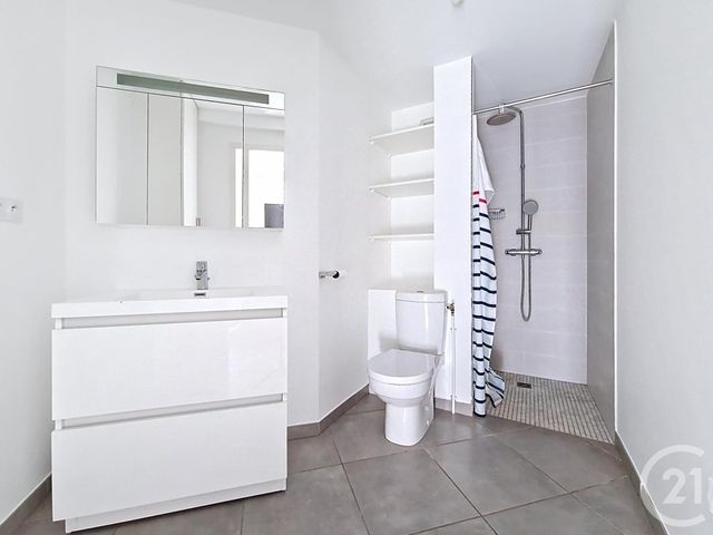 Appartement T5 à vendre - 5 pièces - 106.35 m2 - CLERMONT FERRAND - 63 - AUVERGNE - Century 21 Stéphane Roume Immobilier