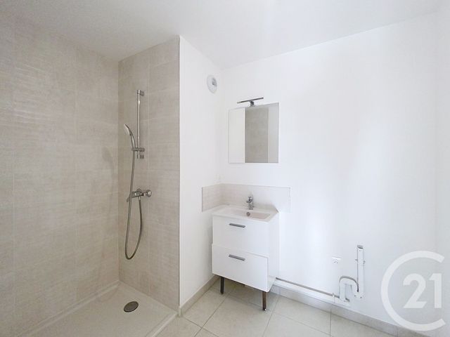 Appartement F3 à louer - 3 pièces - 67.1 m2 - CLERMONT FERRAND - 63 - AUVERGNE - Century 21 Stéphane Roume Immobilier