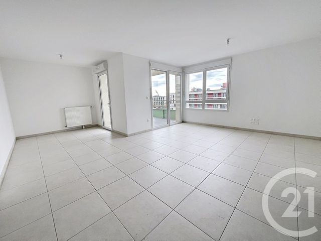 Appartement F3 à louer - 3 pièces - 67.1 m2 - CLERMONT FERRAND - 63 - AUVERGNE - Century 21 Stéphane Roume Immobilier