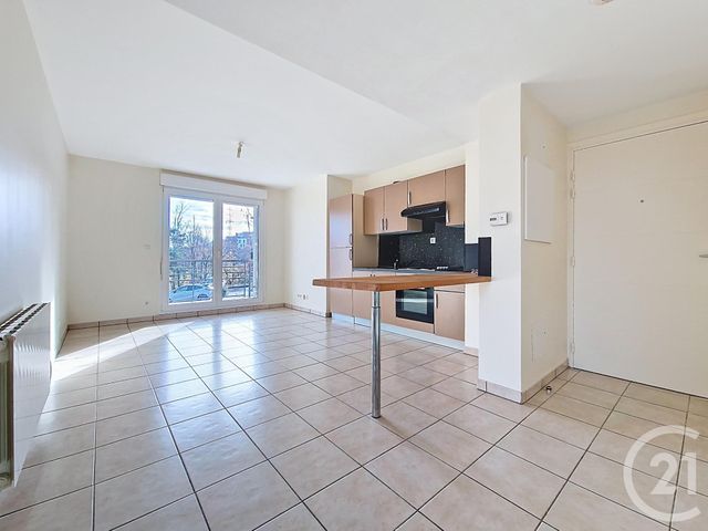 Appartement T2 à vendre - 2 pièces - 39.64 m2 - CEYRAT - 63 - AUVERGNE - Century 21 Stéphane Roume Immobilier