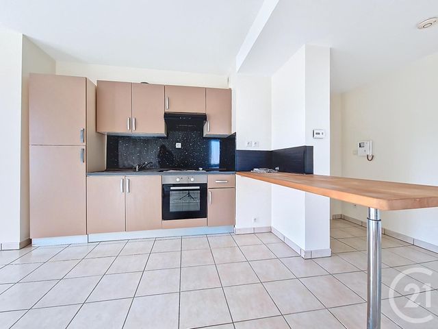 Appartement T2 à vendre - 2 pièces - 39.64 m2 - CEYRAT - 63 - AUVERGNE - Century 21 Stéphane Roume Immobilier