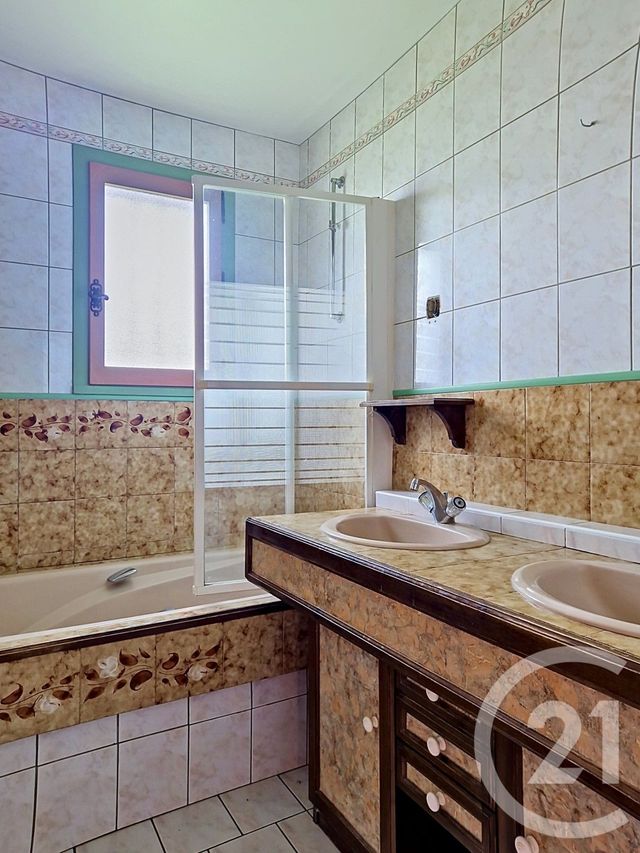 maison à vendre - 6 pièces - 129.0 m2 - CEYRAT - 63 - AUVERGNE - Century 21 Stéphane Roume Immobilier