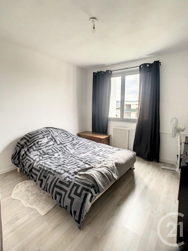 Appartement F3 à louer - 3 pièces - 77.14 m2 - CLERMONT FERRAND - 63 - AUVERGNE - Century 21 Stéphane Roume Immobilier