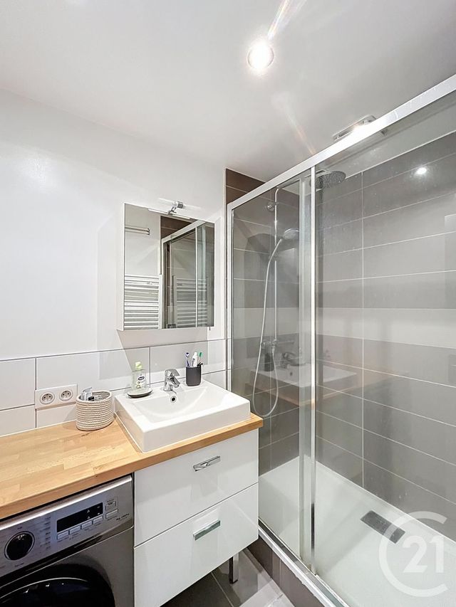 Appartement T2 à vendre - 2 pièces - 51.3 m2 - CLERMONT FERRAND - 63 - AUVERGNE - Century 21 Stéphane Roume Immobilier