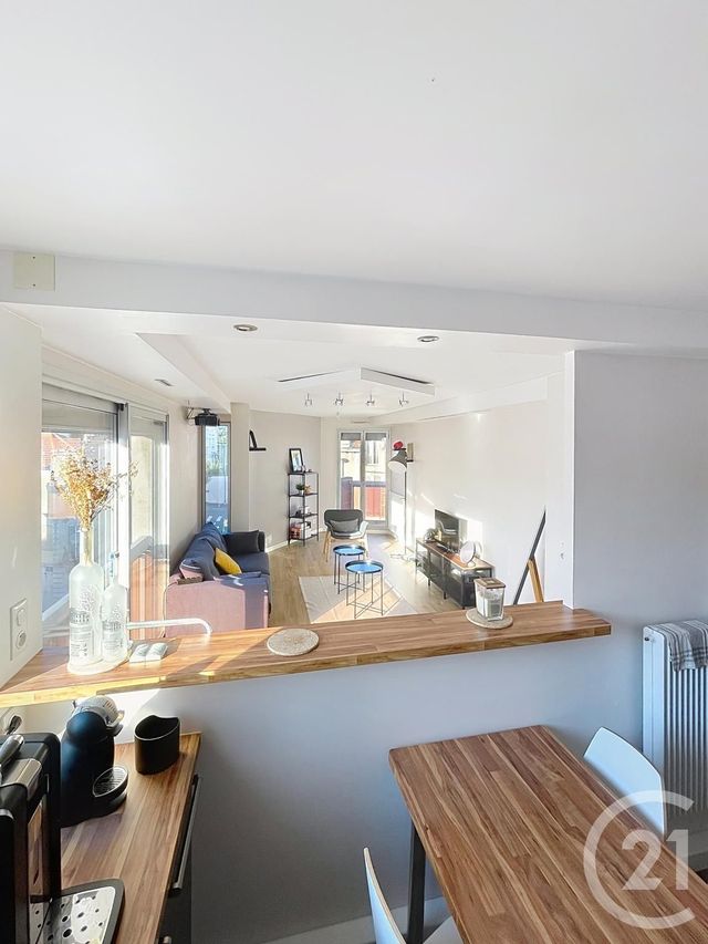 Appartement T2 à vendre - 2 pièces - 51.3 m2 - CLERMONT FERRAND - 63 - AUVERGNE - Century 21 Stéphane Roume Immobilier