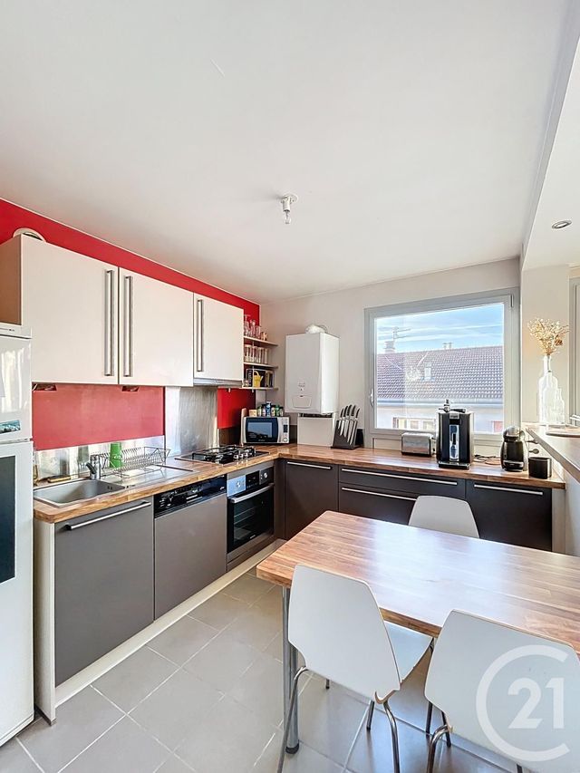 Appartement T2 à vendre - 2 pièces - 51.3 m2 - CLERMONT FERRAND - 63 - AUVERGNE - Century 21 Stéphane Roume Immobilier