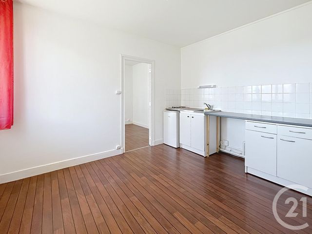 Appartement F2 à louer - 2 pièces - 28.22 m2 - CLERMONT FERRAND - 63 - AUVERGNE - Century 21 Stéphane Roume Immobilier