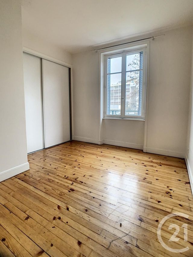 Appartement F3 à louer - 3 pièces - 56.77 m2 - CLERMONT FERRAND - 63 - AUVERGNE - Century 21 Stéphane Roume Immobilier