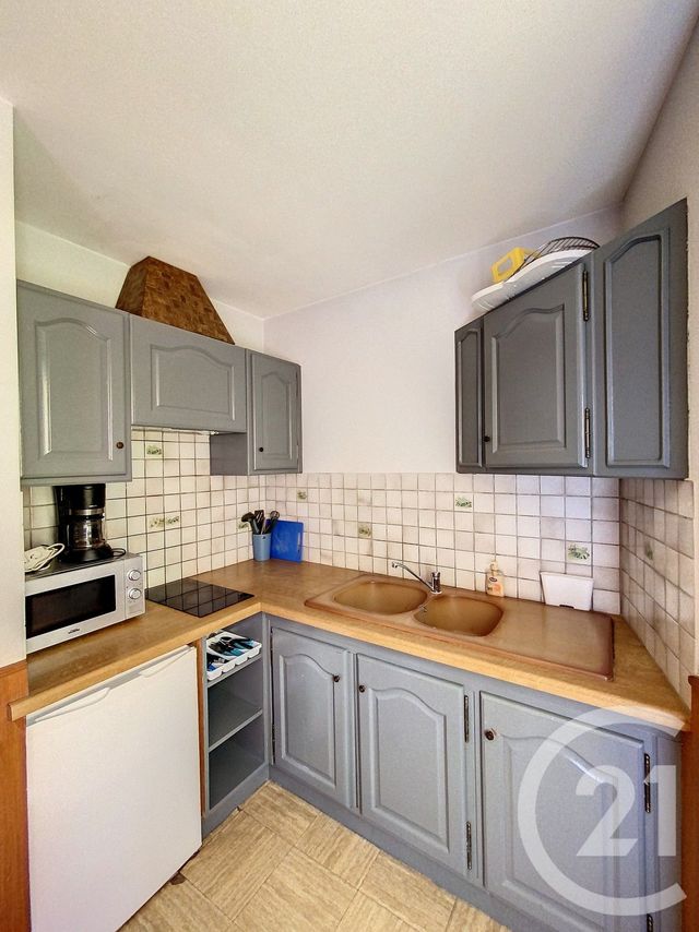 Appartement F1 à louer - 1 pièce - 20.0 m2 - CLERMONT FERRAND - 63 - AUVERGNE - Century 21 Stéphane Roume Immobilier