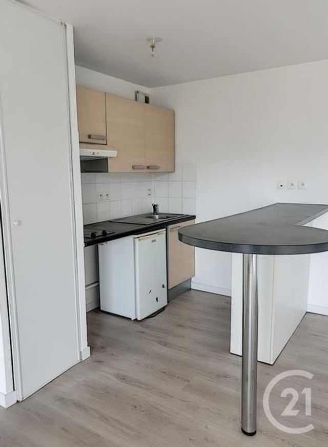 Appartement F2 à louer - 2 pièces - 42.65 m2 - CLERMONT FERRAND - 63 - AUVERGNE - Century 21 Stéphane Roume Immobilier